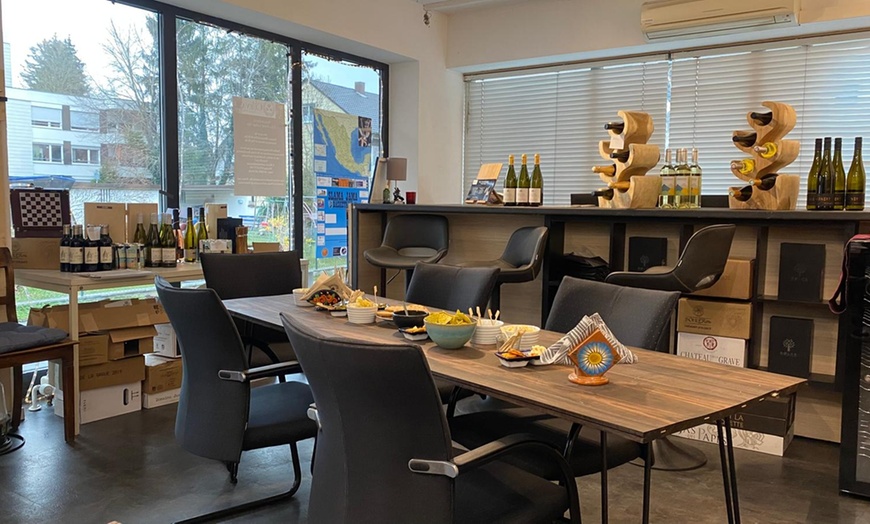 Image 4: Kleine Runde, großer Geschmack: Weinprobe mit Tapas für 4-8 Personen