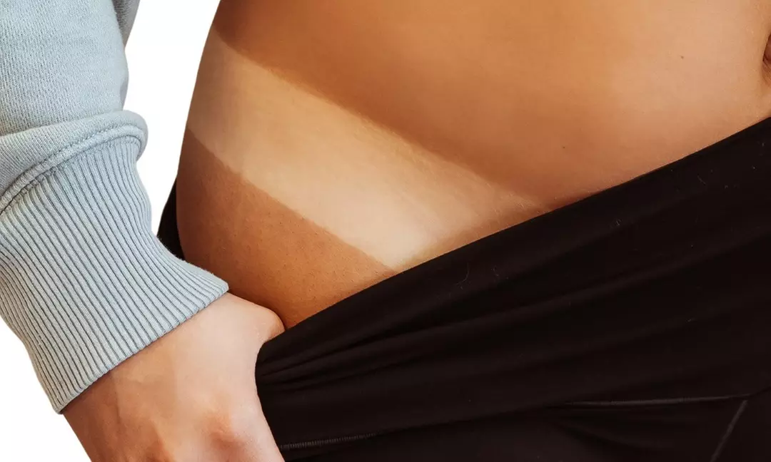 Custom Airbrush Spray Tan with Drying Powder