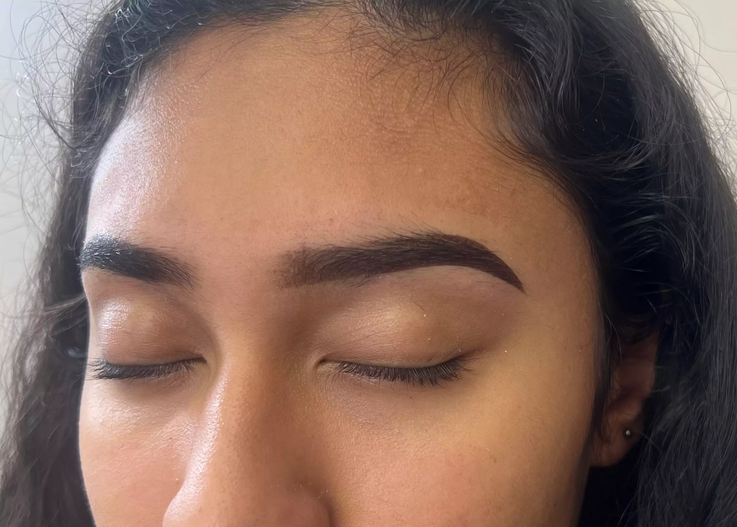 Professional Eyebrow Tint for Fuller, More Defined Brows at Che Posh Up To  43% Off - Primary Image