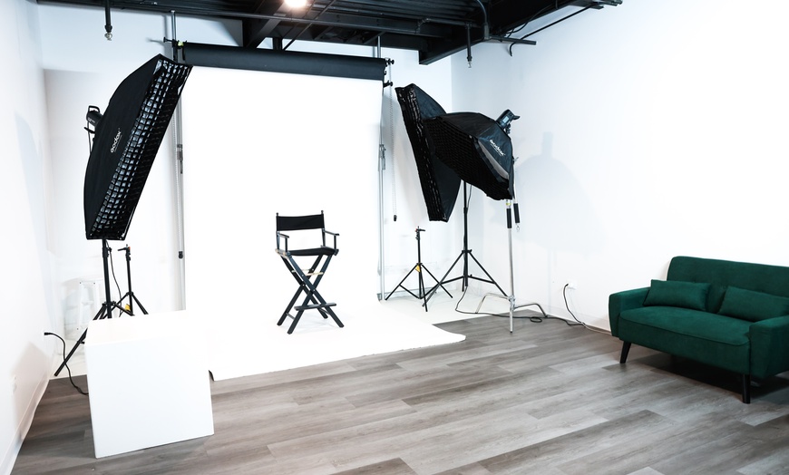 Image 4: Photo Studio Rental for Portraits & Content Creation