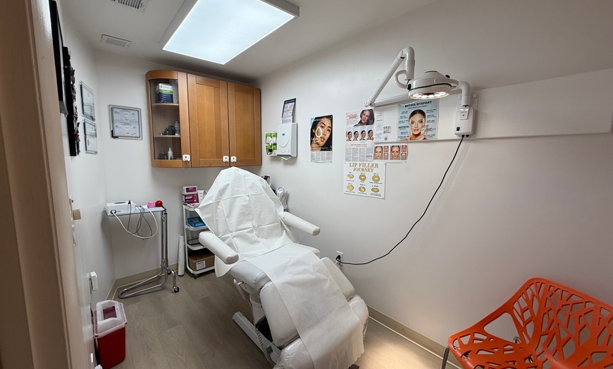 Image 7: CoolSculpting for Body or Chin with Laser Skin Tightening