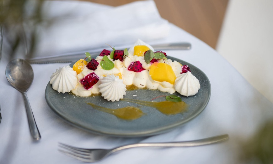 Image 7: Entre saveurs et mélodies : la magie de Paris au fil de la Seine