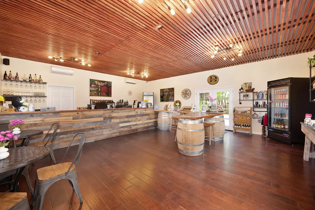 Up to 46% Off Wine Tastings at Docmanov Vineyards and Winery
