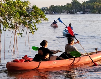 One Hour Single Kayak Rental - Sunrise Paddleboards and Kayaks
