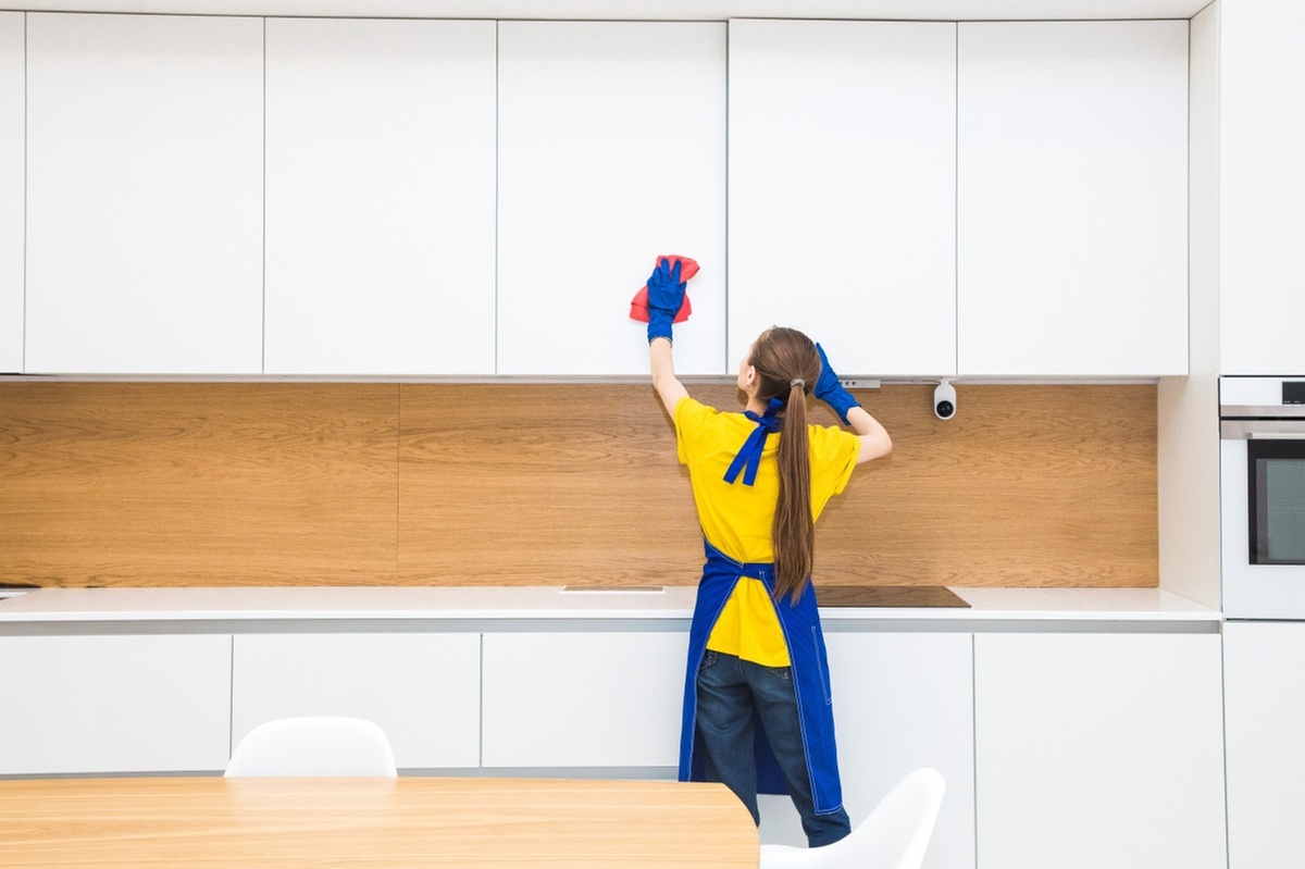 Up to 78% Off on Deep House Cleaning at E-Z Clean