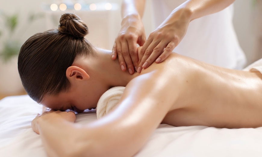 Image 8: Up to 45% Off on Massage - Chosen by Customer at Amy Beauty Salon