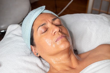 One Dermaplane Facial Treatment - Rose Face and Body Contour
