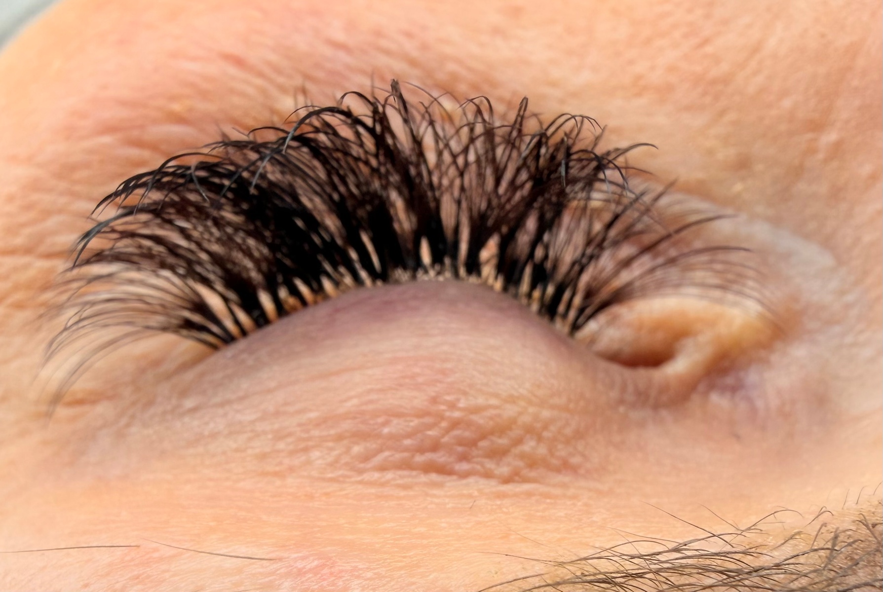 Enhance Your Look: Fluffy Lashes at Malibu Spray Tans & Lashes