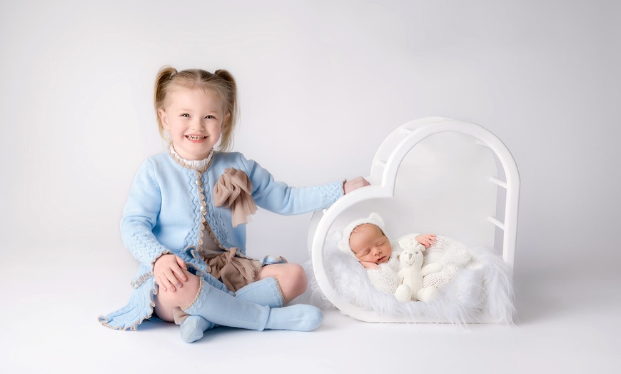 Image 6: Newborn Photoshoot with Print