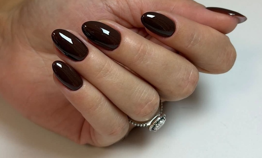 Image 4: Get No-Chip Manicure 'Russian Technique Manicure