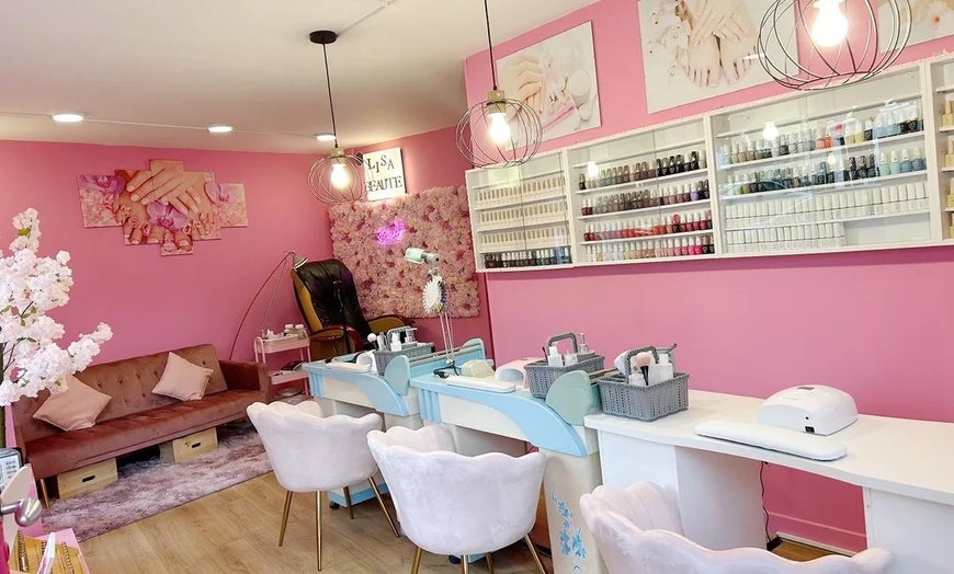 Image 2: Beauté des ongles avec Lisa Beauté