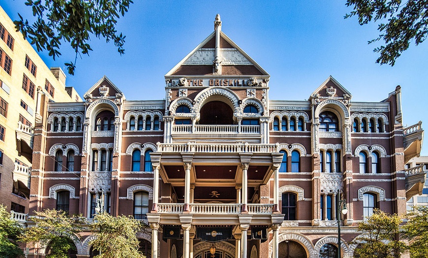 Image 5: Explore Iconic Movie Locations in Downtown Austin! 