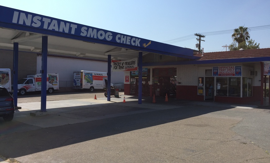 Image 1: One Synthetic/Full Blend Oil Change and 25-Point Maintenance Check