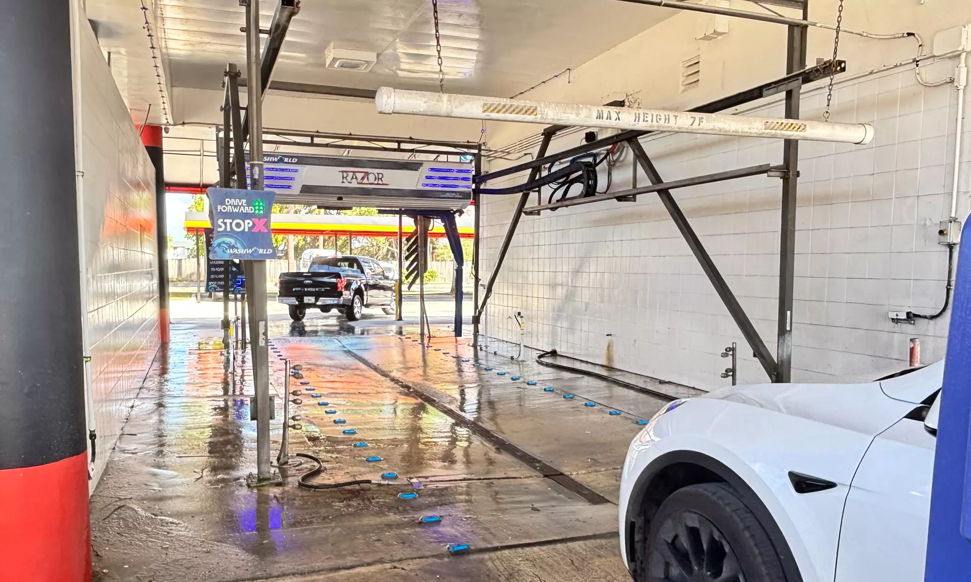 Shine On with Touch-Free Wash & Free Vacuum