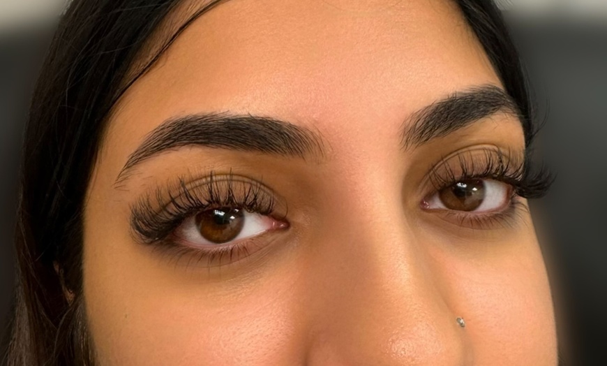 Image 4: Transform Your Look with Full Set Eyelash Extensions