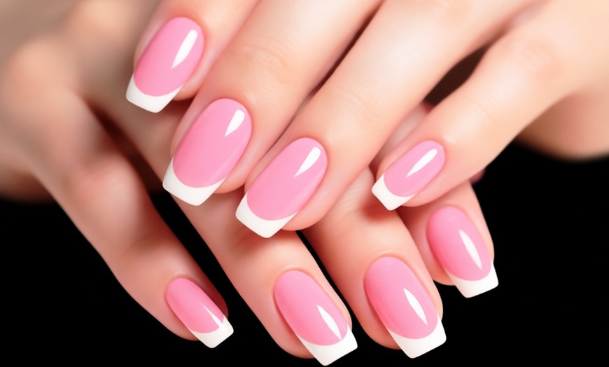 Image 12: Do 57% zniżki na Salon/studio paznokci - Manicure i pedicure w Piękno i Relax