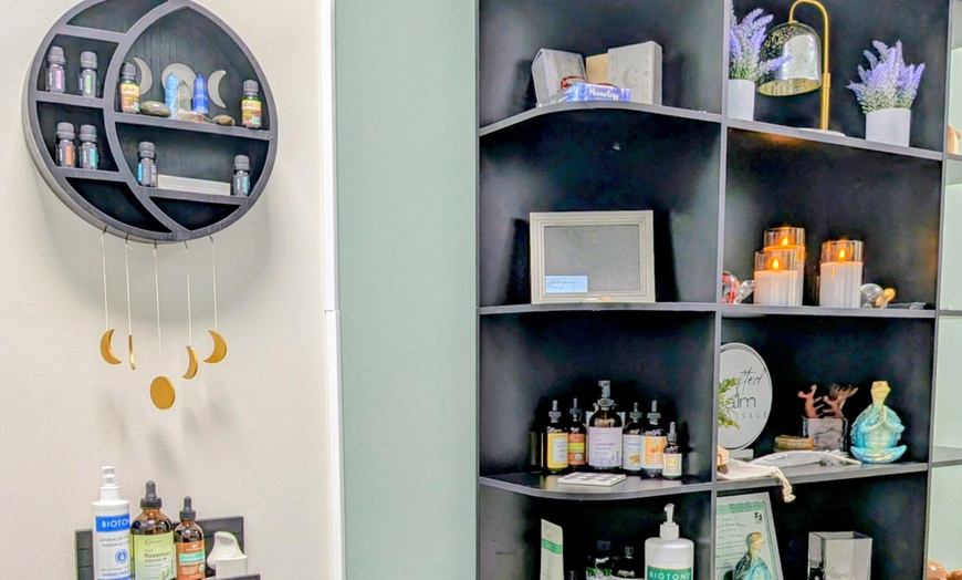 Image 4: Swedish Massage 60/90 Minute with Hot Stones & Aromatherapy for 1 or 2