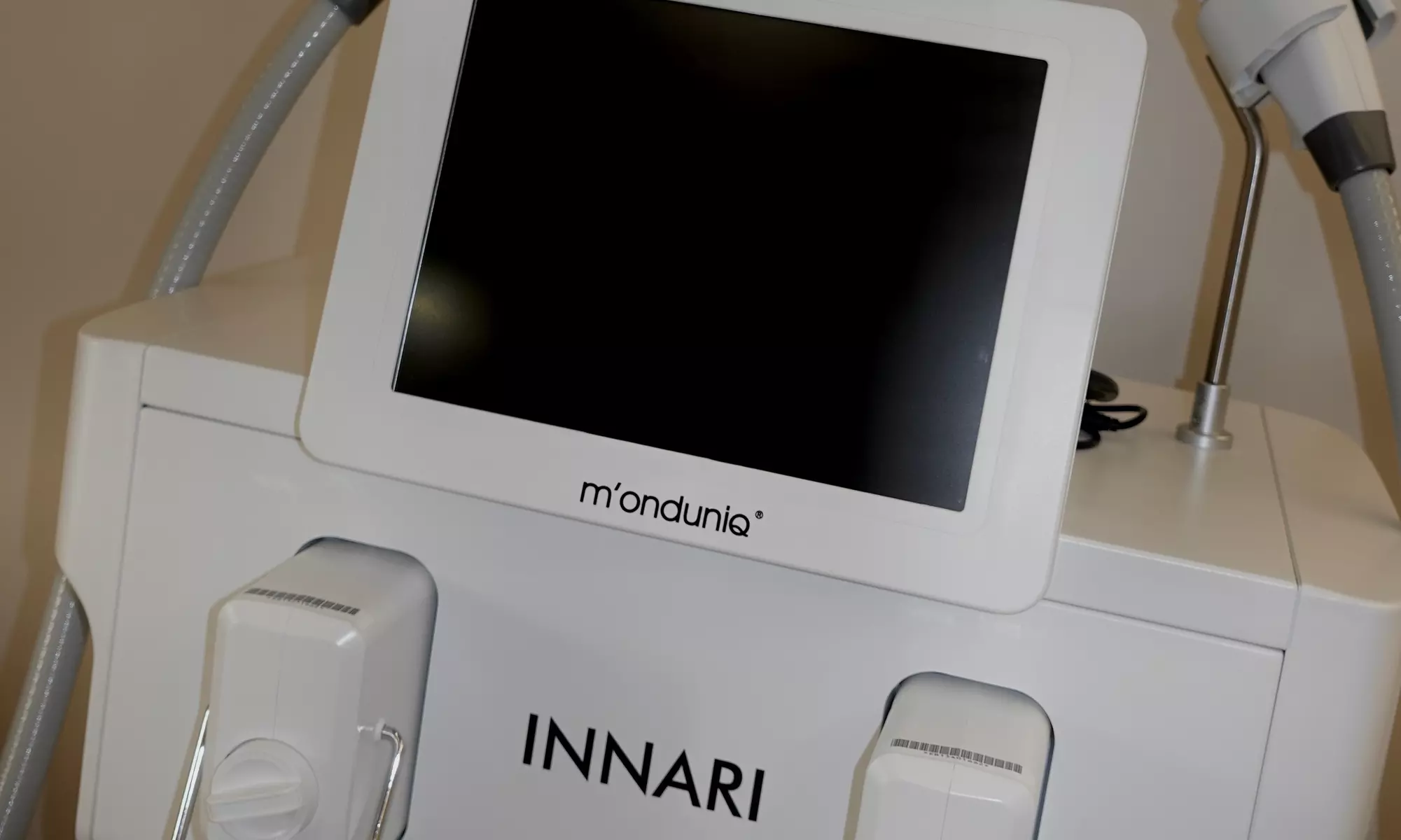 Liftingujący zabieg urządzeniem INNARI® na wybrane partie i całą twarz