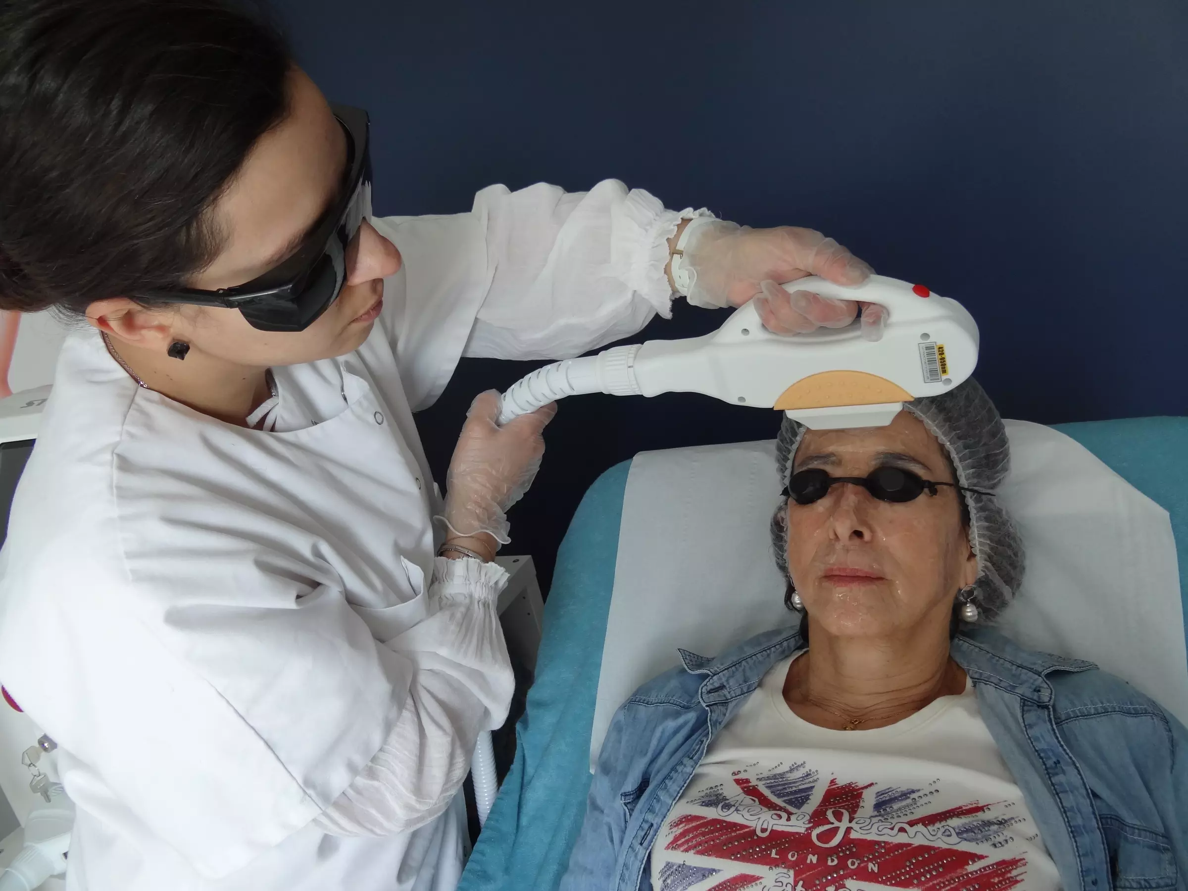 Épilation définitive à la lumière pulsée pour une peau lisse