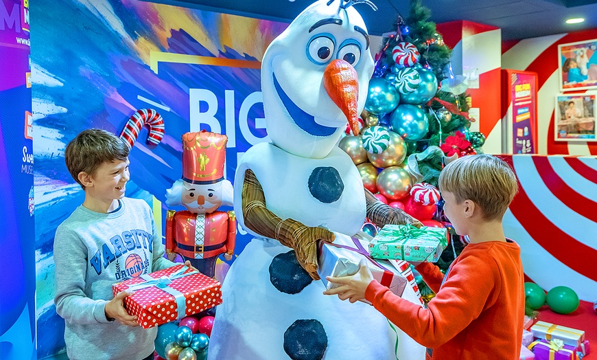 Image 12: ¡Explora lo imposible con una entrada al Museo de las Ilusiones!