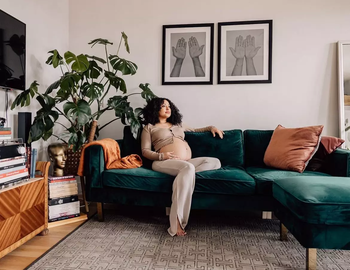 Capture Motherhood's Beauty with a Maternity Photo Shoot
