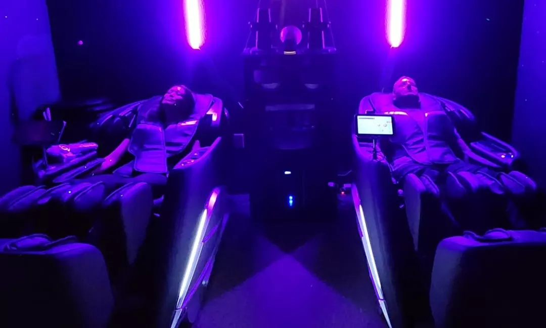 Discover Escape Zero Gravity Massage's Hands-Free Experience with Couples Sessions Up to 32% Off