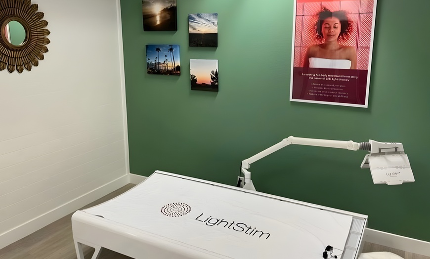 Image 6: Relaxing Massages & Wellness Treatments with Foot Bath or Red Light