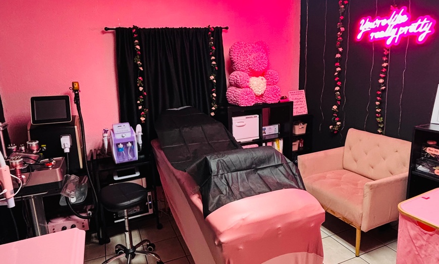 Image 1: Smooth Skin with Brazilian/Bikini Wax