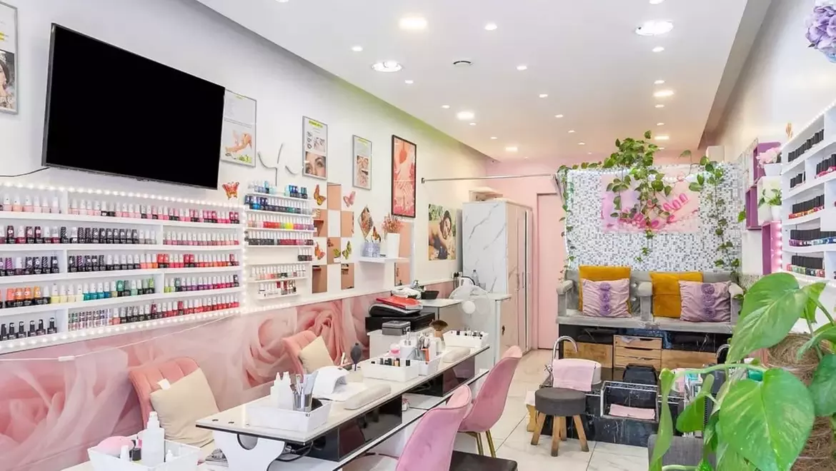 Beauté du regard avec Antony Nails