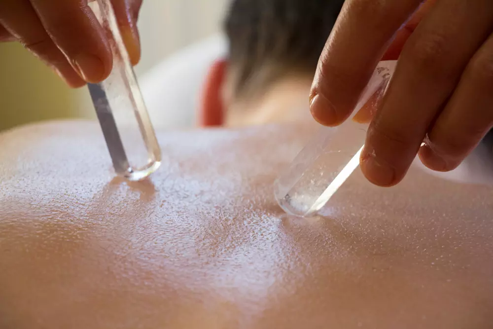 Relaksujący masaż ajurwedyjski lub liftingujący masaż twarzy w centrum miasta – Nita Masaże Orientalne (do -25%) - Image 4