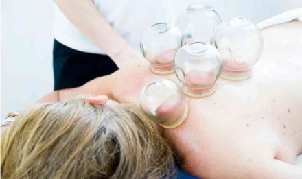 Eine Schröpfen-Sitzung - Zentrum für Lebensenergie Inh. Yasemin Yigit-Akyol