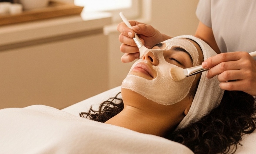 Image 1: Achieve Radiant Skin: Rejuvenating Deep Cleansing Facial