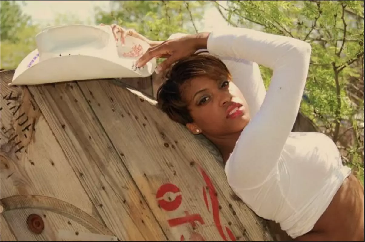Book your 30 or 60-minute photoshoot with Shine  Photography!