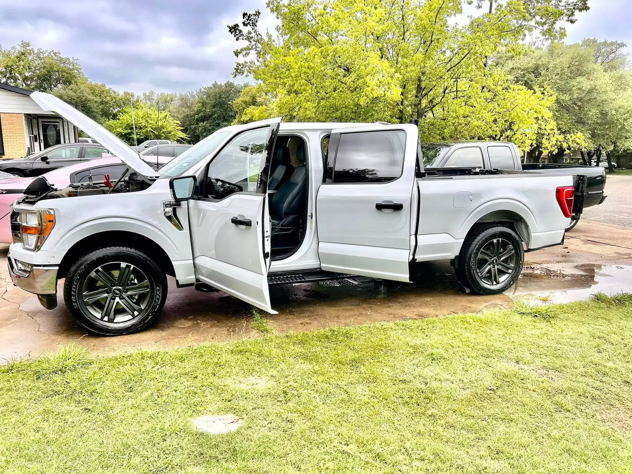 Exterior Detail for a Car, Pickup, SUV or Minivan or Full Detailing