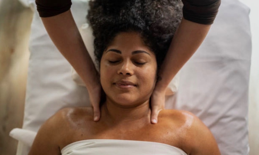 Image 2: One 60- or 90-Min Deep Tissue Massage + Aromatherapy 