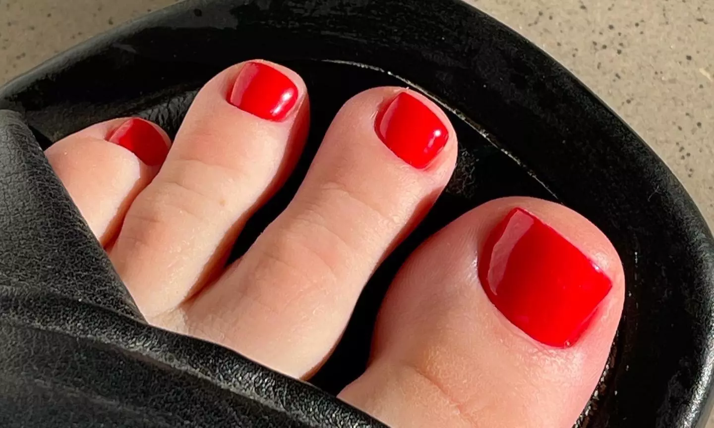 Pamper Yourself with a Manicure Hard Gel, Smart Pedicure, or Both