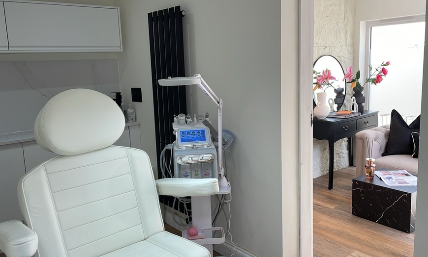 Image 4: Microneedling Glow Boost: Classic, Stem Cell & Vitamin C Options