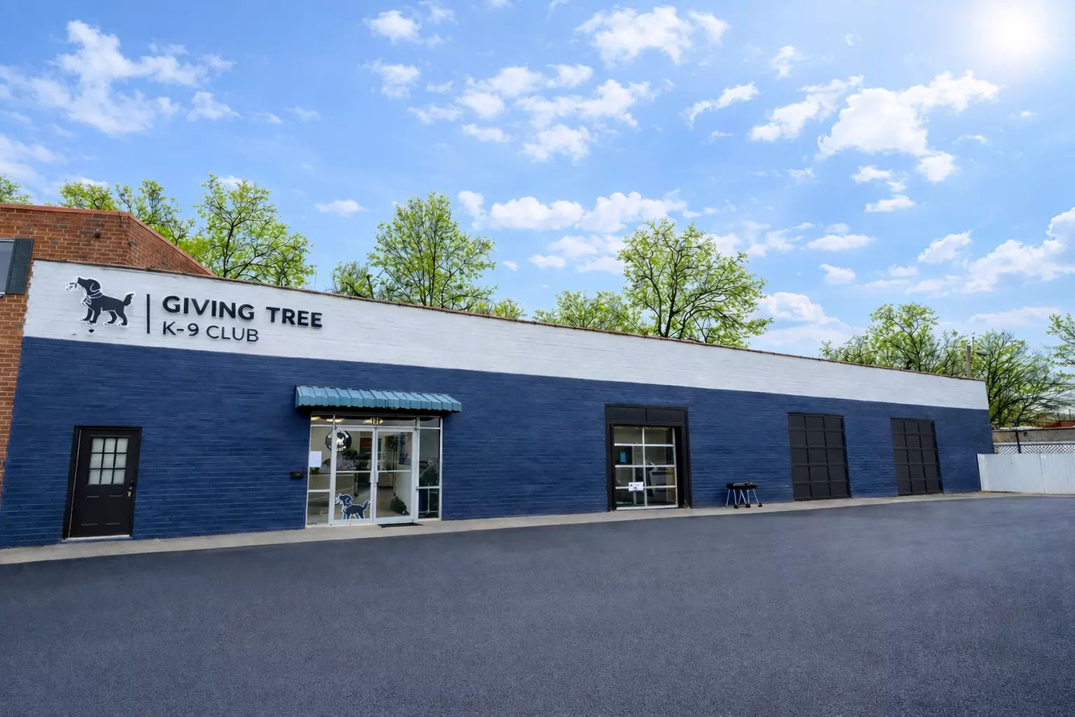 Enjoy Deluxe Dog Boarding, Daycare and Grooming at Giving Tree K9 Club (Up to 50%Off) - Primary Image