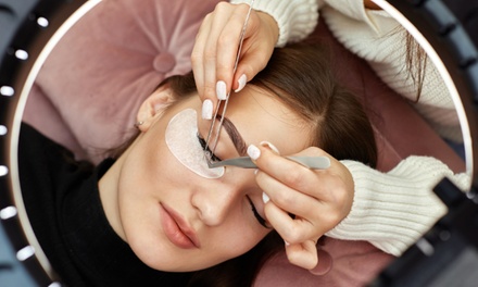 One Set of Classic Eyelash Extensions - Spa Bar