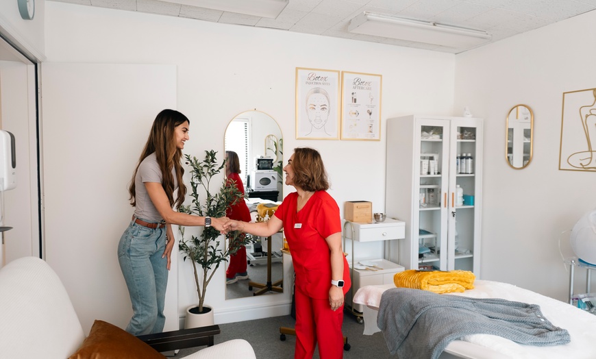 Image 3: Get Glowing Skin  at Capital Glow 