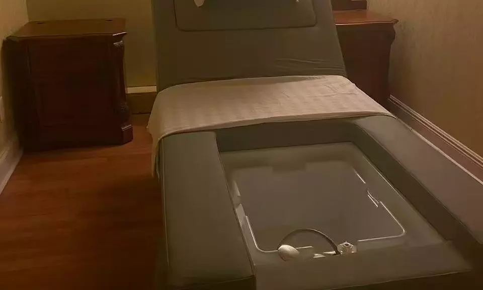 60, 90, or 120- Minutes Hydrotherapy Scalp and Body Massage Experience