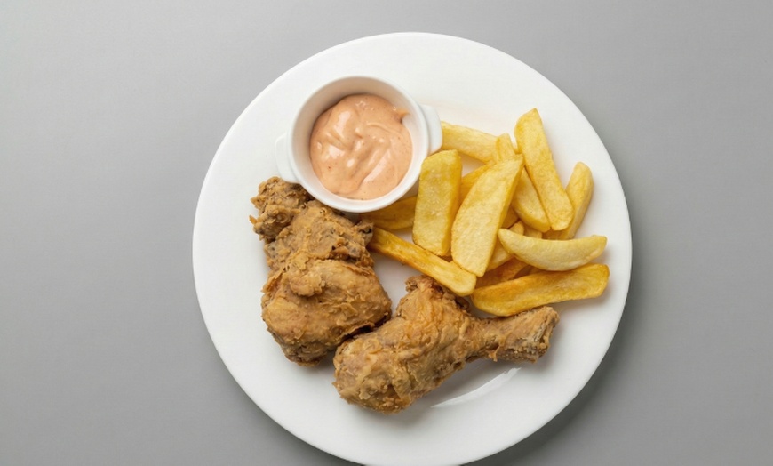 Image 1: Sabores únicos: menú completo para 2 o 4 con opción a botella de vino