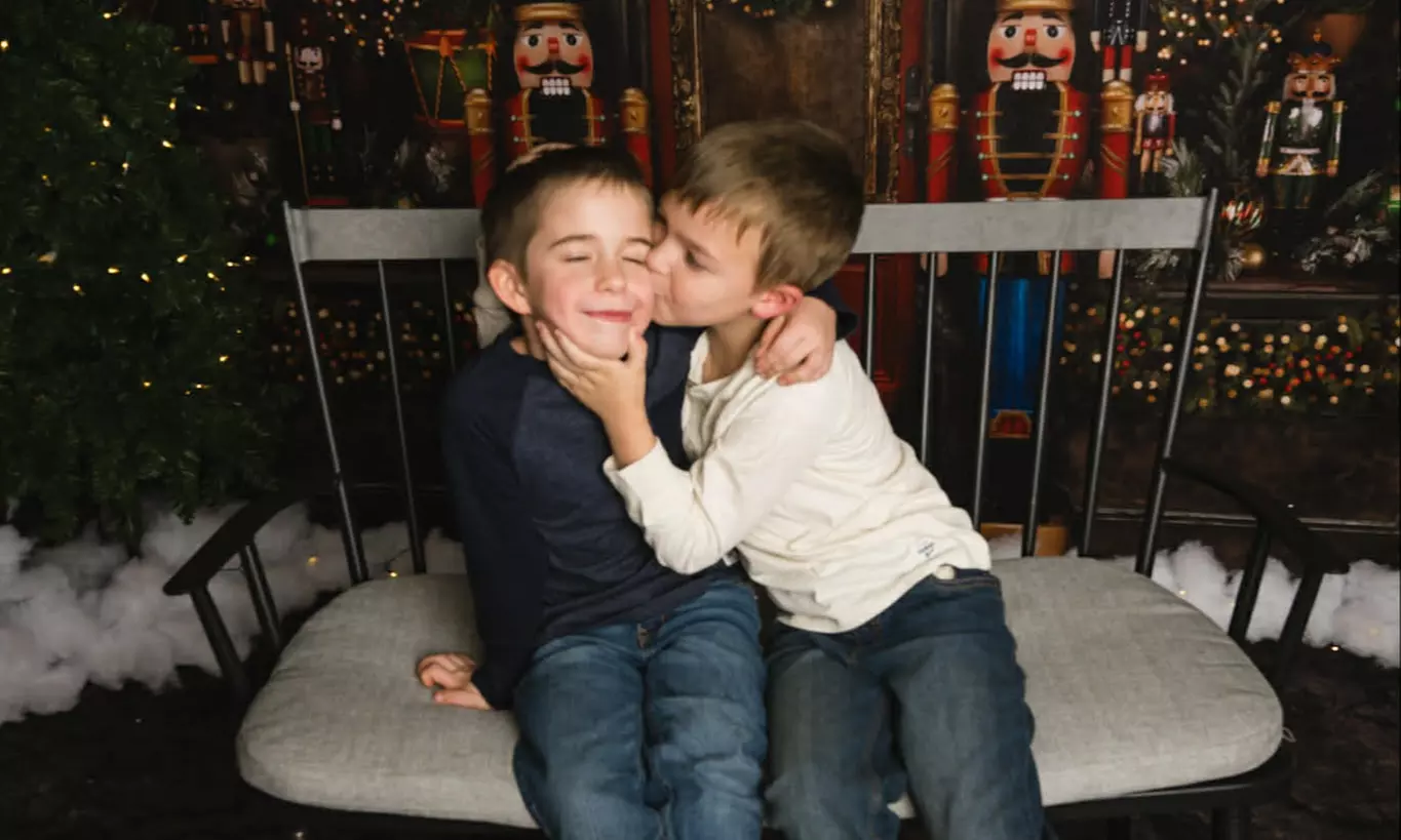 Christmas Mini Session & 7 Edited Images & Print Release