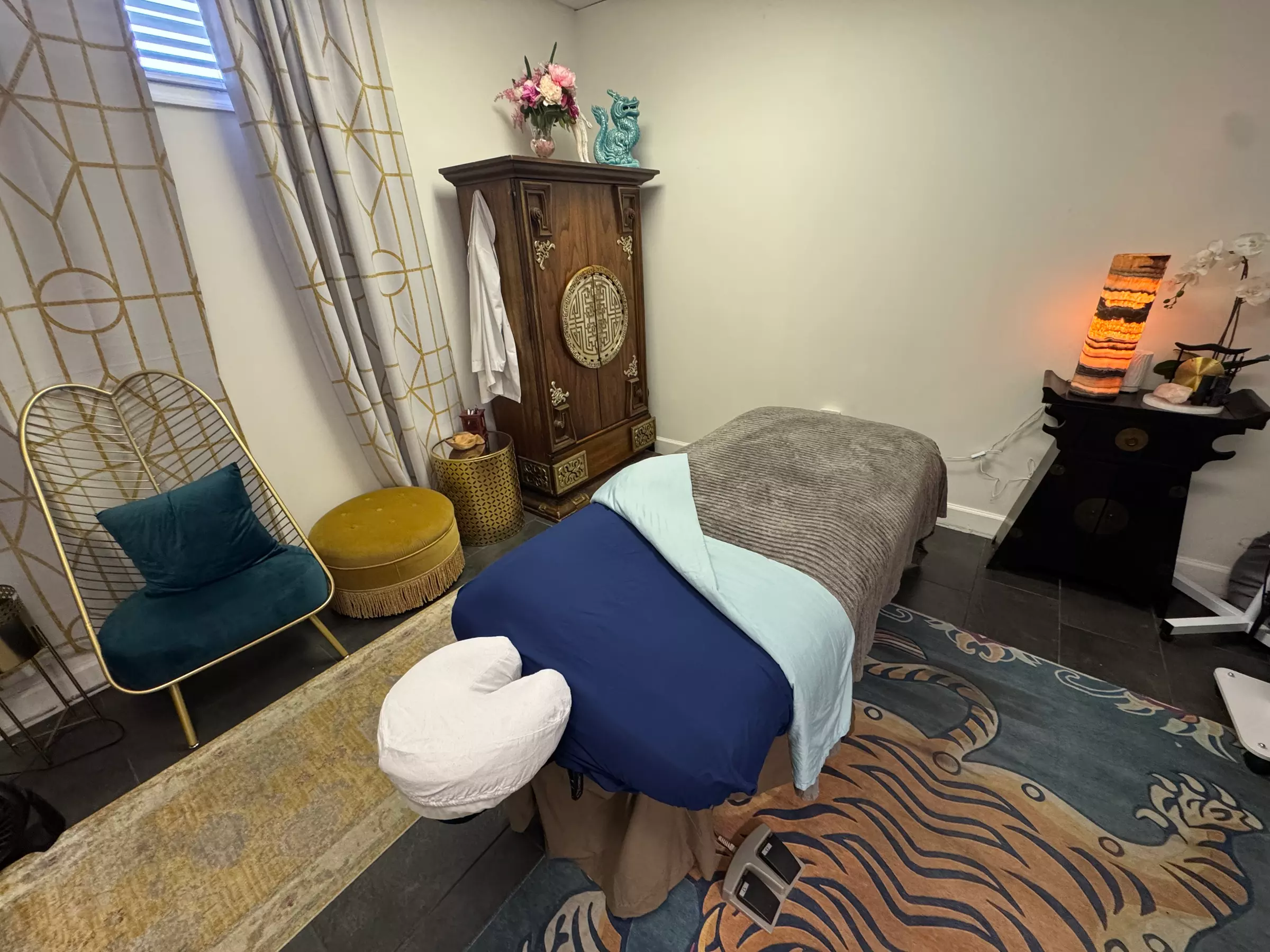 Relax with a 60min or 90min Deep Tissue Massage Experience