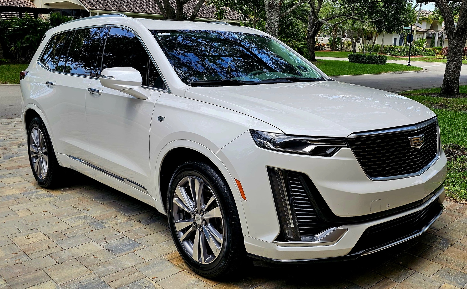 Graphene Rinseless Wash and Inside Clean for SUVs, Trucks, and more!