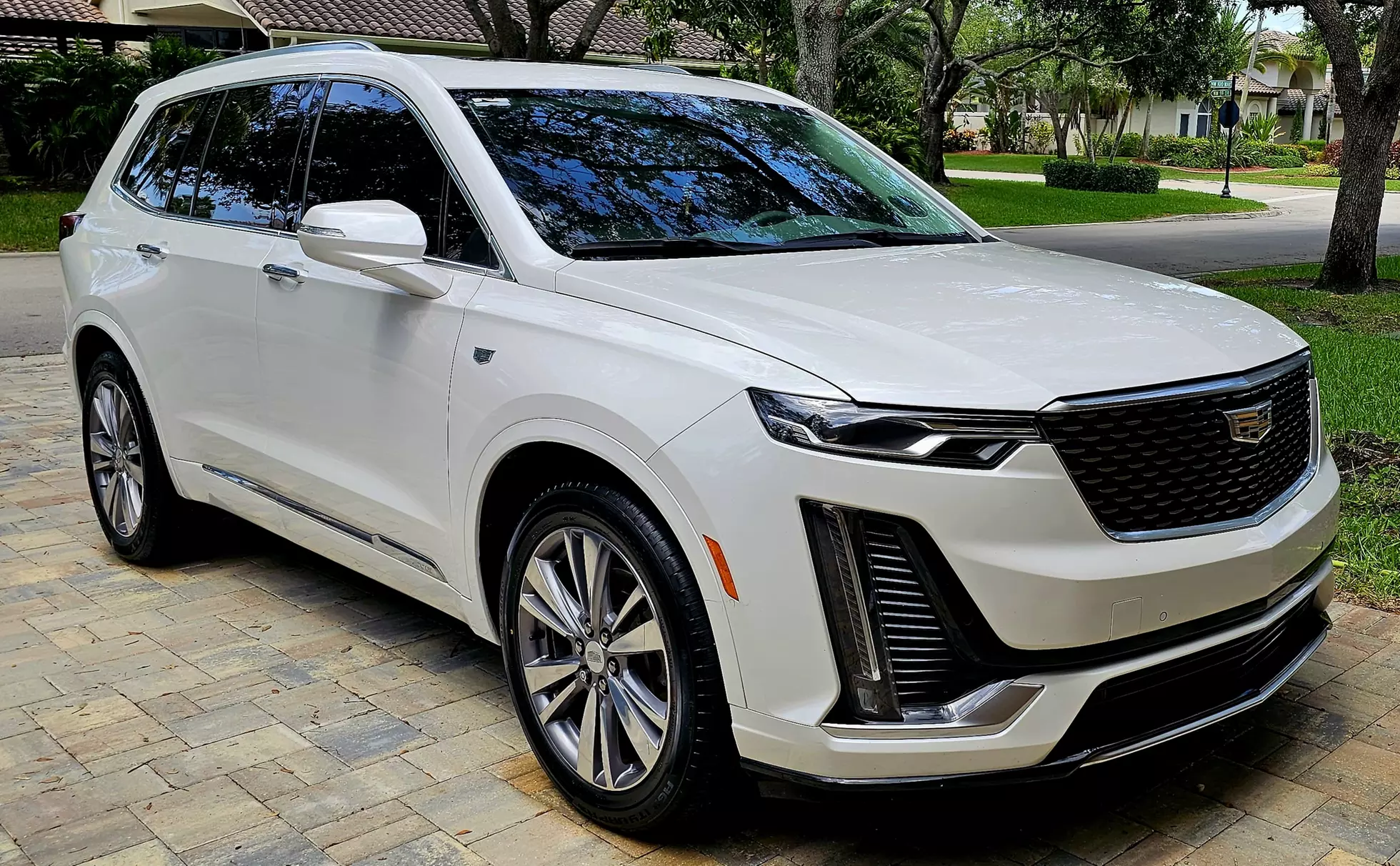 Graphene Rinseless Wash and Inside Clean for SUVs, Trucks, and more!