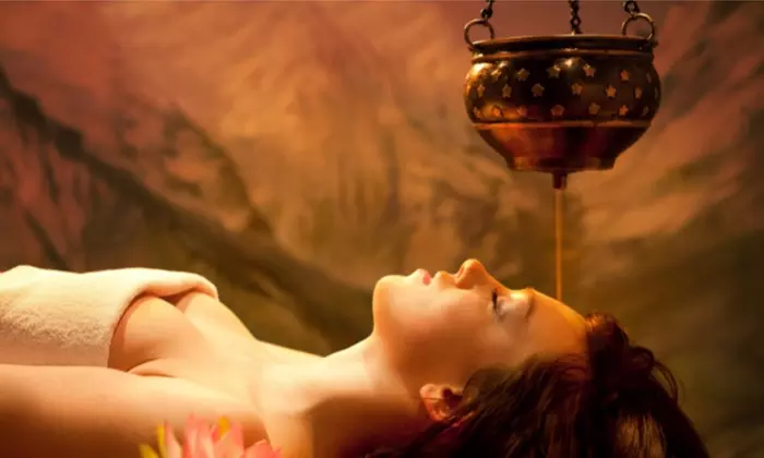 45/60 Min Holistic Ayurvedic Massage & Face Therapy w/ Warm Herbal Oil