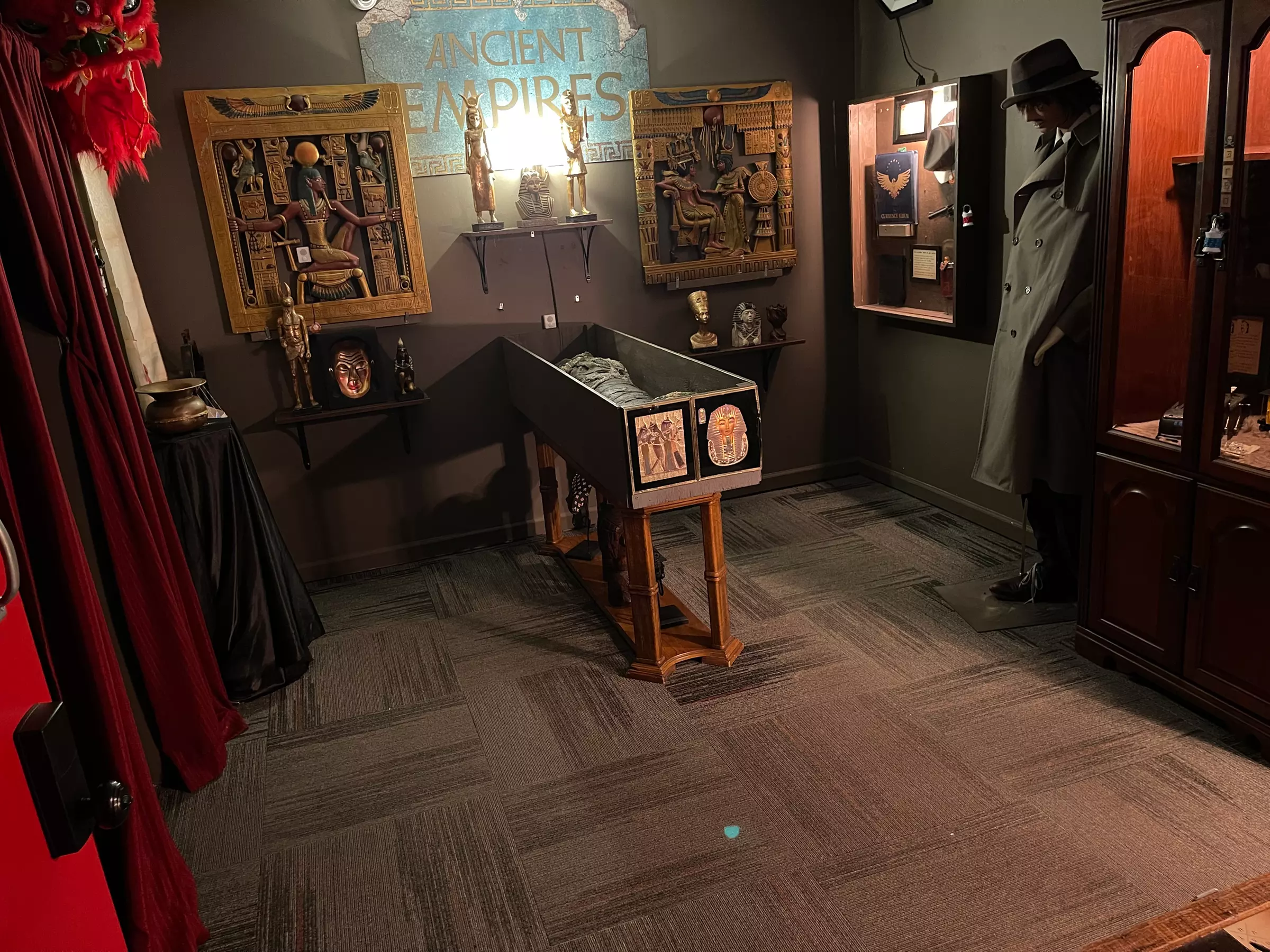 Enjoy a Thrilling Escape Room Adventure for 4 to 10 People