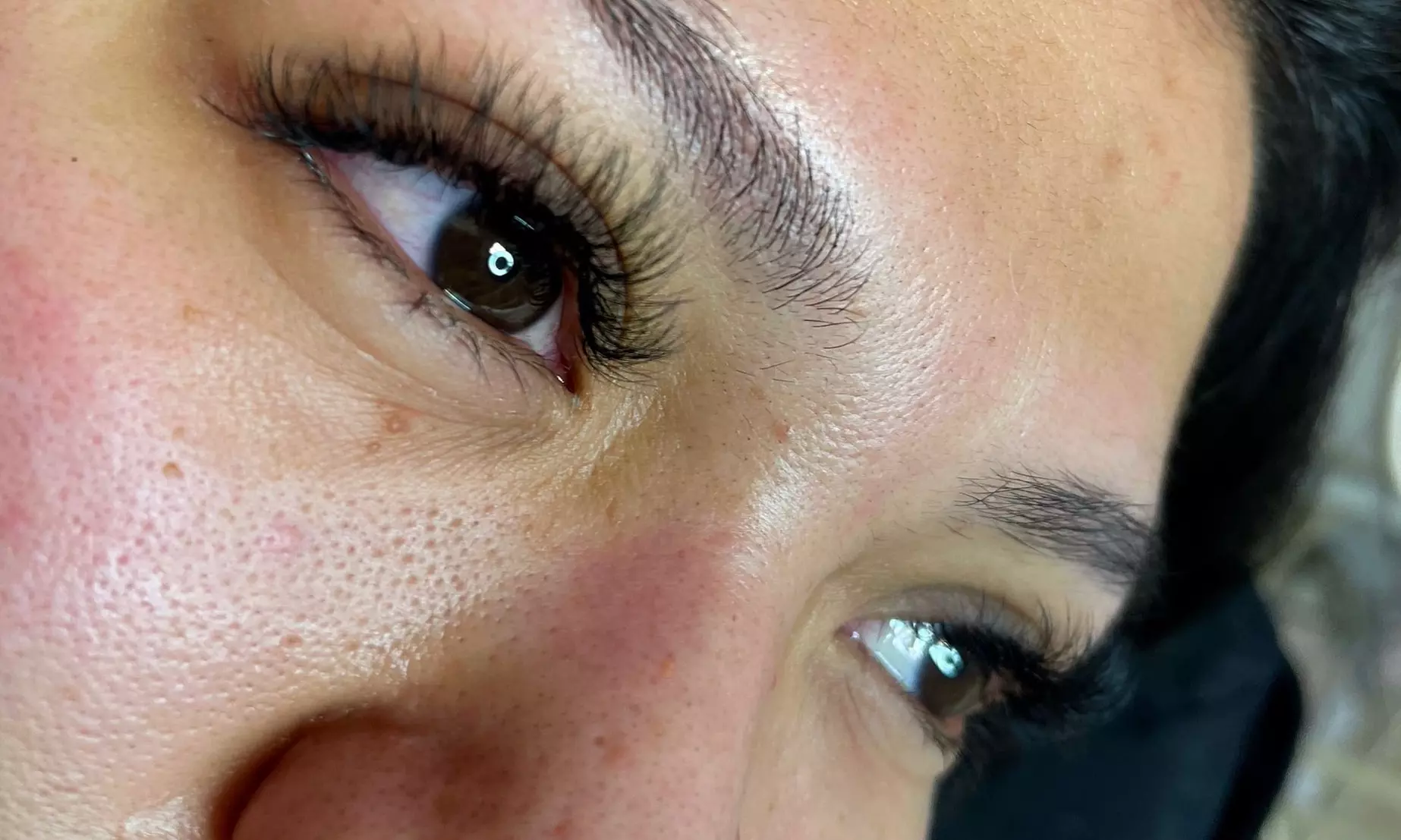 Sesión de extensiones de pestañas con opción a retoque