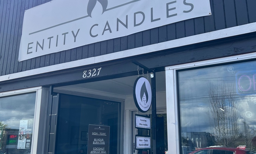 Image 6: Hands-on Candle Making Experience for 4 or 8 People in Seattle